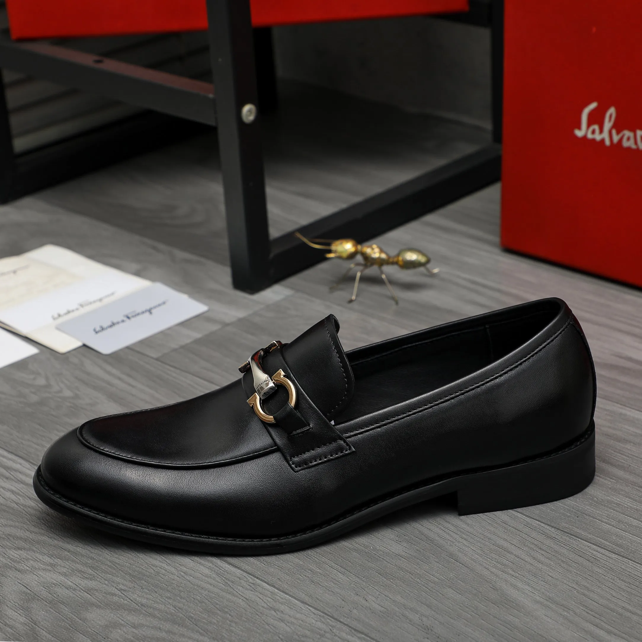 Men's shoes 💰420 Product trademark: Ferragamo " Ferragamo ] Business slip-on leather shoes Regular size: 39-45 (38.46 custom-made, non-refundable) Product materials: Selected high-quality cowhide upper, sheepskin lining, original rubber outsole